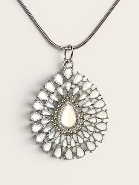 🤍Silver & Cream Teardop Pendant Necklace